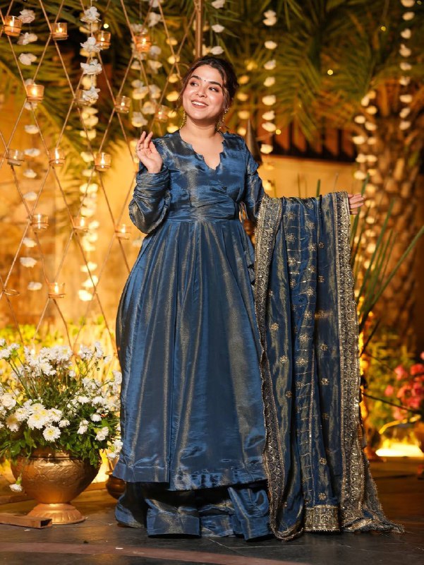 NEW ĐĚSIGNER PARTY WEAR GOWN AND PLAZZO. WITH FANCY DUPPATA AND EMBROIDERY WORK