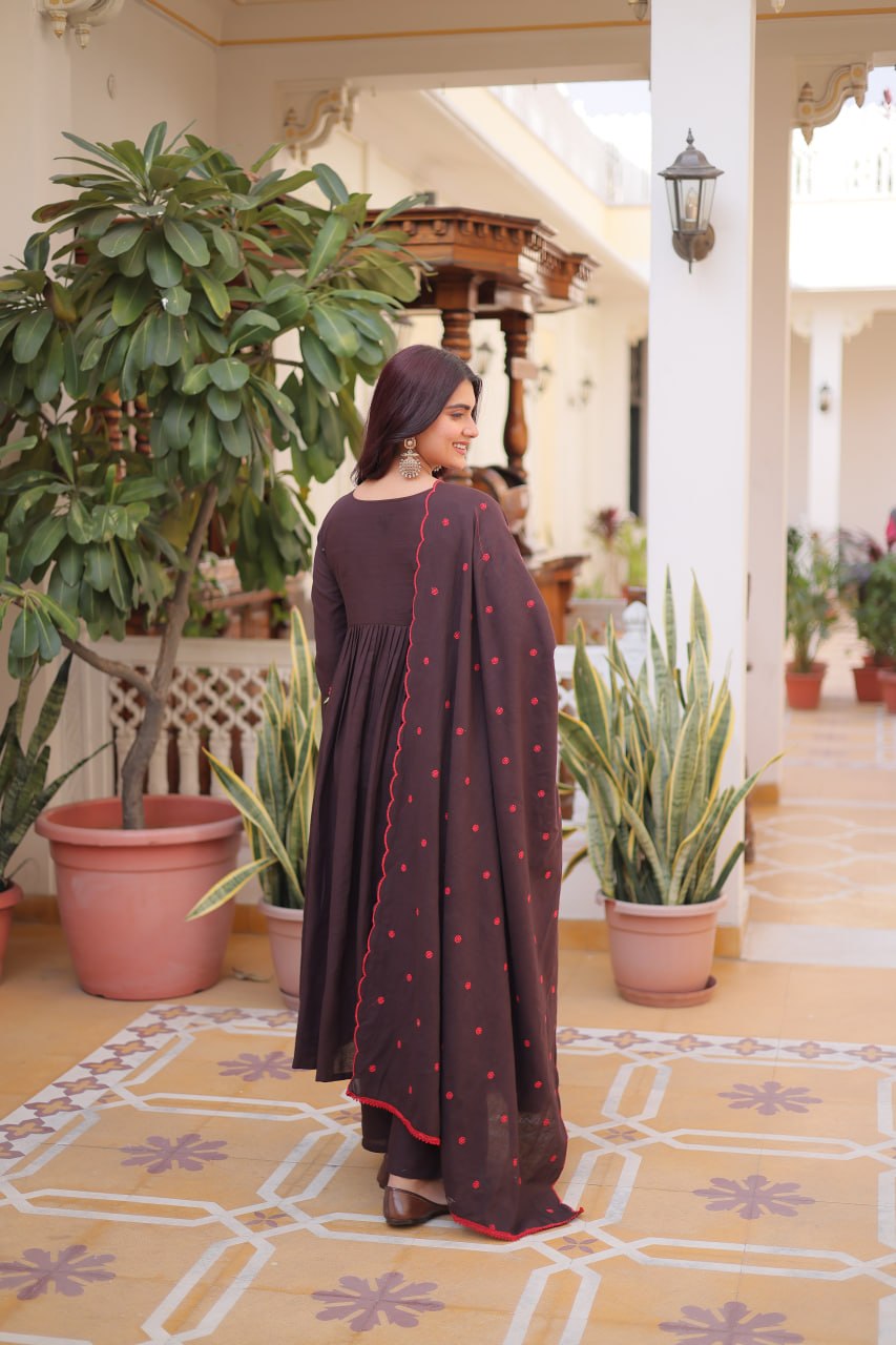 Graceful Kurta Pant Set with Dupatta – Premium Collection